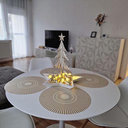 Matrix Apartman ベーケーシュチャバ 部屋 写真