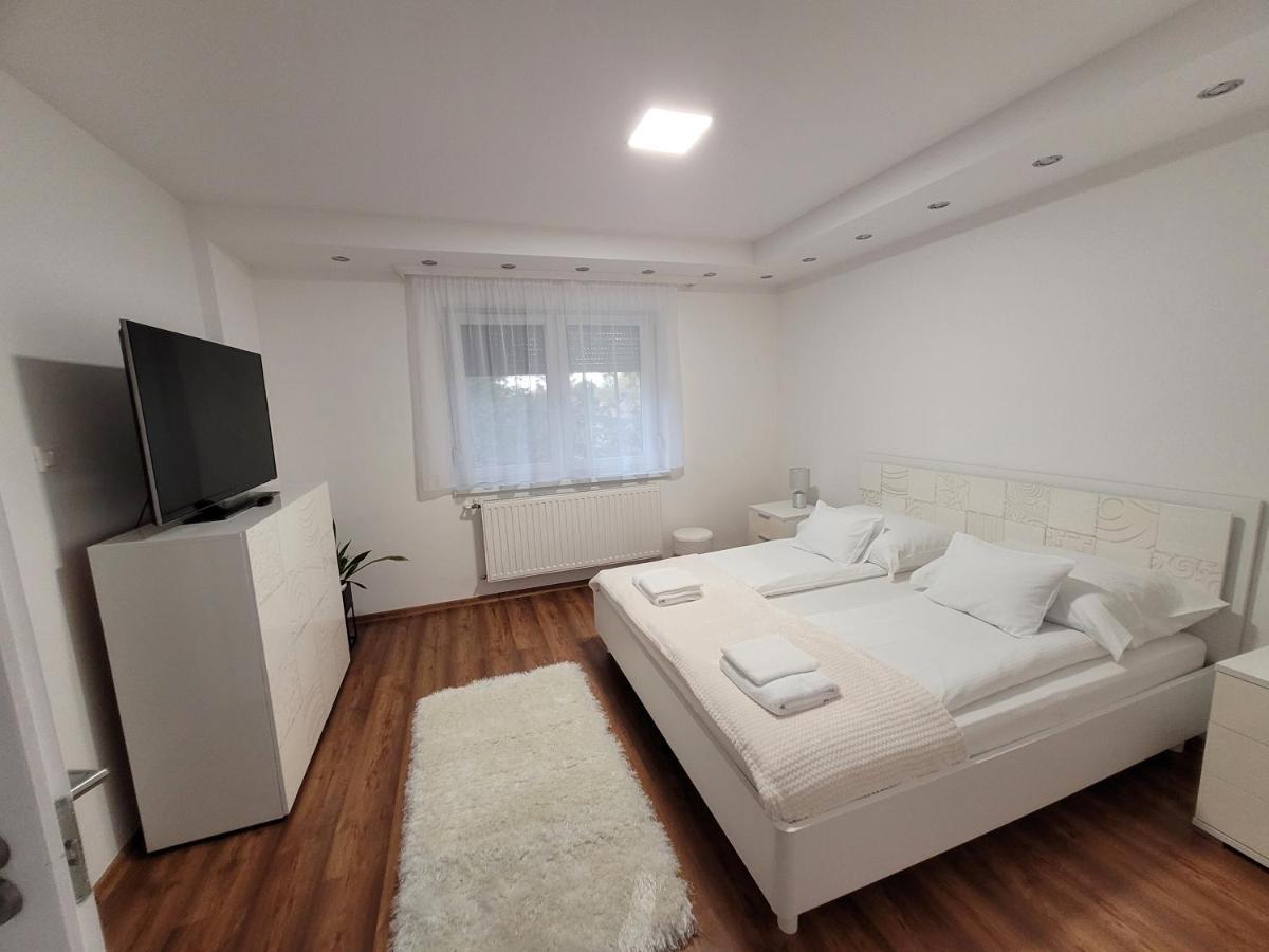Matrix Apartman ベーケーシュチャバ エクステリア 写真