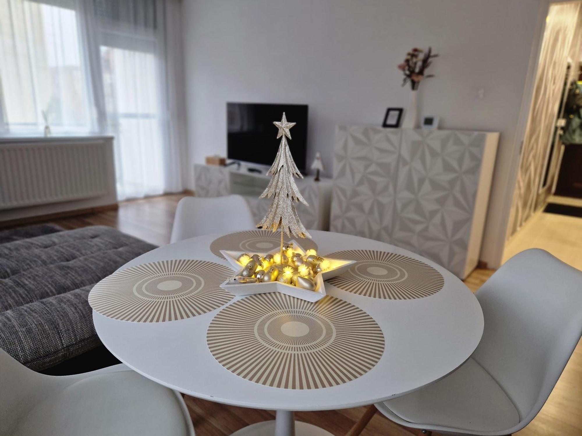Matrix Apartman ベーケーシュチャバ 部屋 写真