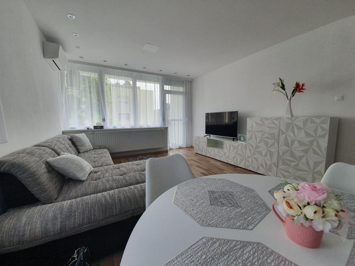 Matrix Apartman ベーケーシュチャバ エクステリア 写真