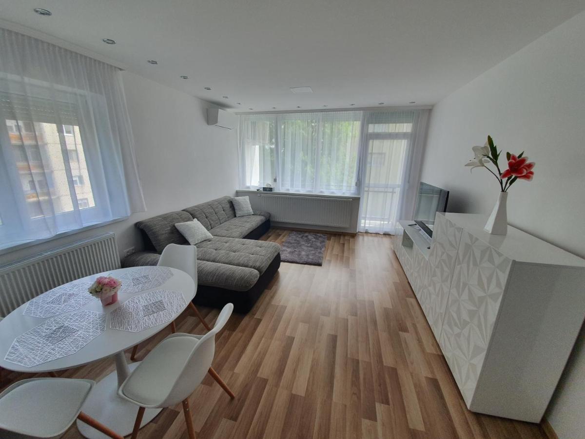 Matrix Apartman ベーケーシュチャバ エクステリア 写真